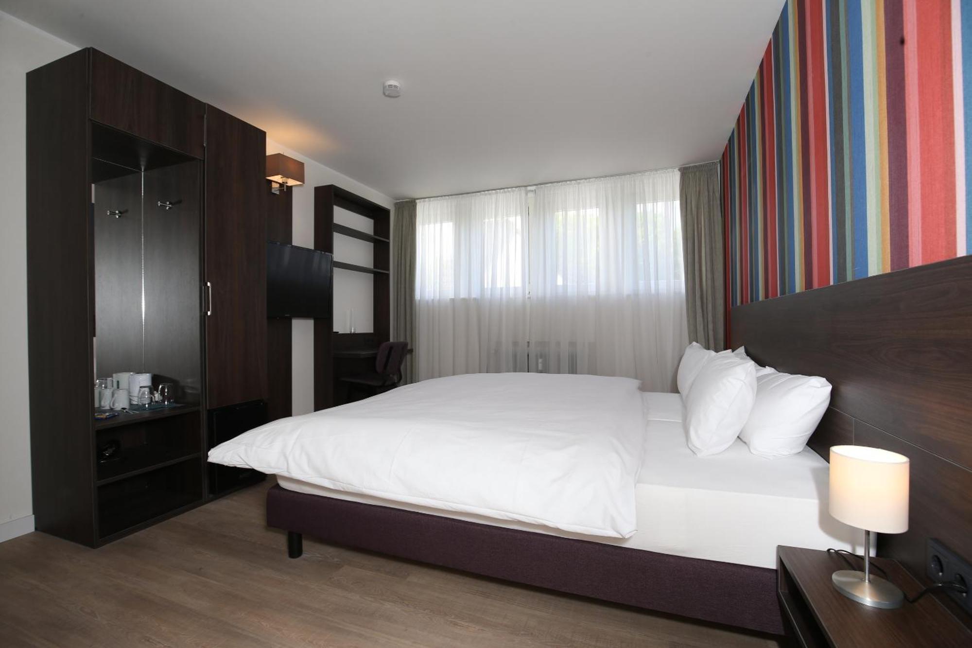 Hotel Faehrhaus Km734 뒤셀도르프 객실 사진