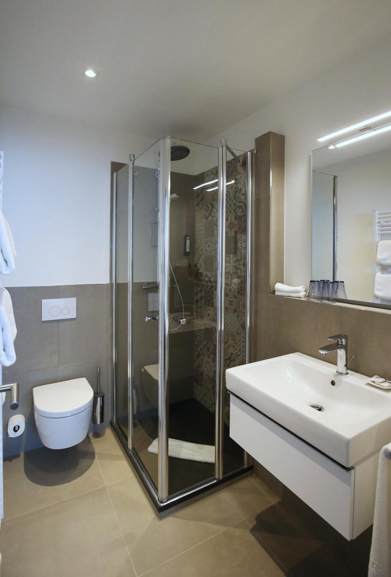Hotel Faehrhaus Km734 뒤셀도르프 객실 사진