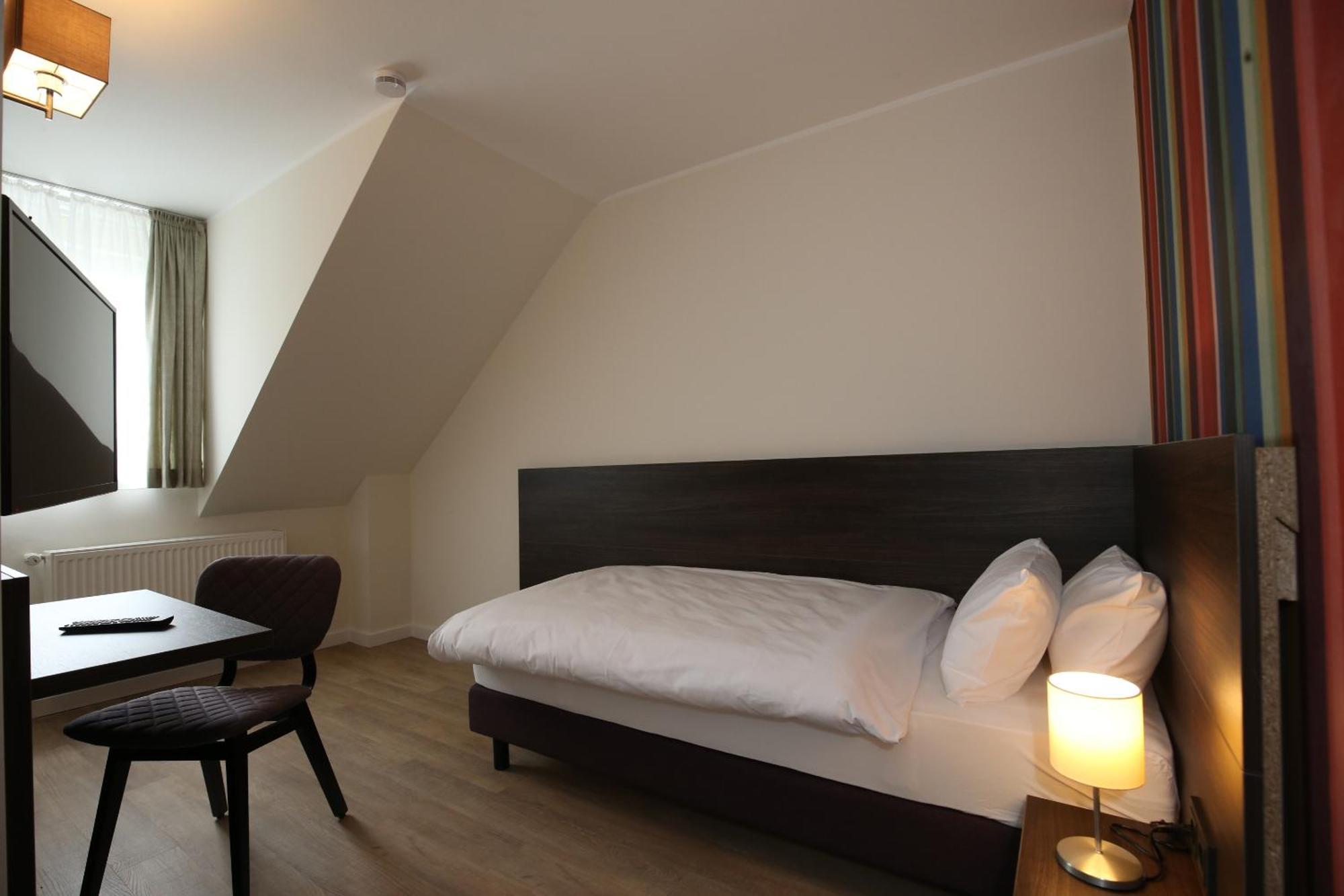 Hotel Faehrhaus Km734 뒤셀도르프 객실 사진