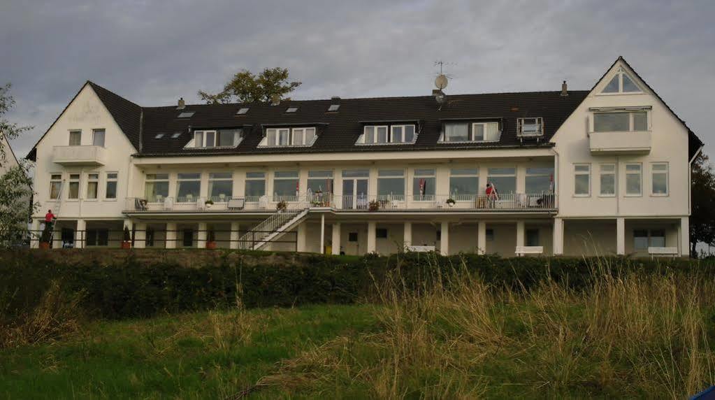 Hotel Faehrhaus Km734 뒤셀도르프 외부 사진